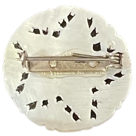 Vintage Hand Carved Mother of Pearl Star of Bethlehem Brooch Star of David Pin - Picture 4 of 4